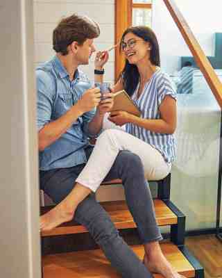 couple-talking-on-stairs.jpg couple-talking-on-stairs.jpg